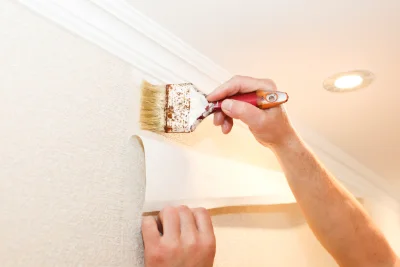 Pose de papier peint à Moisson — revêtements muraux et toiles de verre